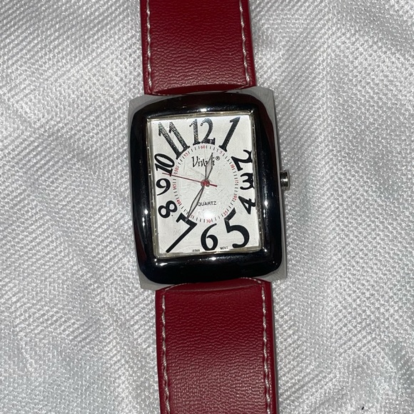 Red statement watch - Picture 2 of 2